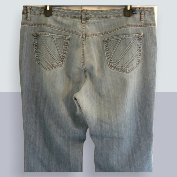 Bandolino Bootcut Jeans 30" Inseam Aria 20W - Picture 4 of 5